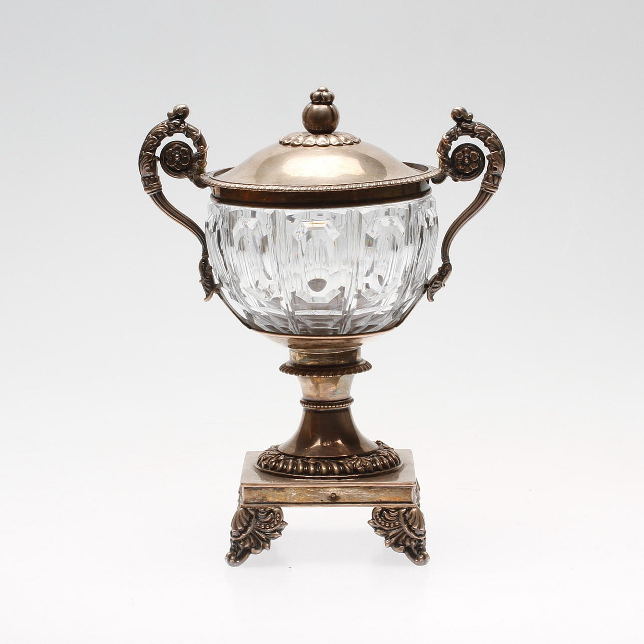 SKÅL MED LOCK, silver och glas, senempire, Frankrike, 1800-talets första hälft.