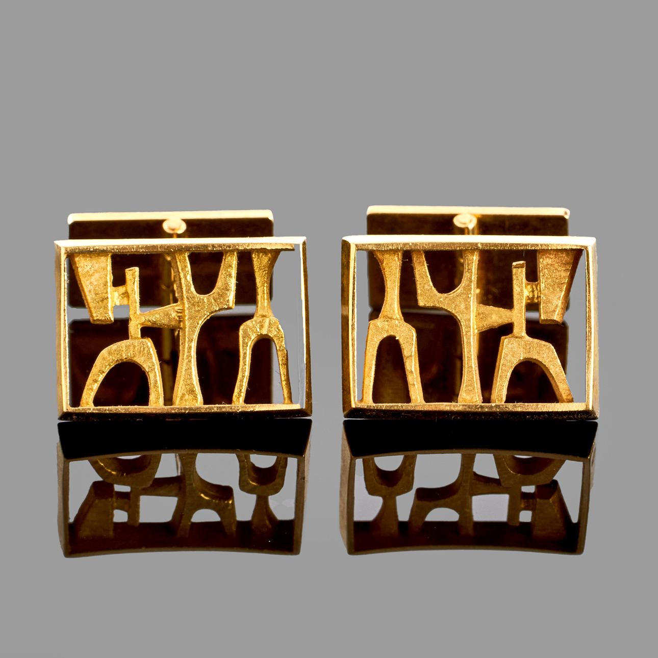 ROBBERT, cufflinks, 1 pair, 18k gold, openwork decor, stamp signed, 1983, Panty.