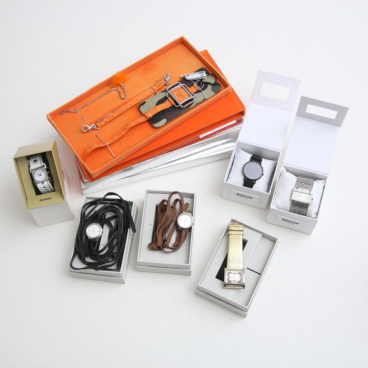 ARMBANDSUR 9 st, bla Levi's, Boccia, Esprit.