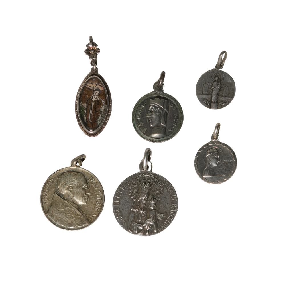 6 RELIGIOUS MEDALLIONS.