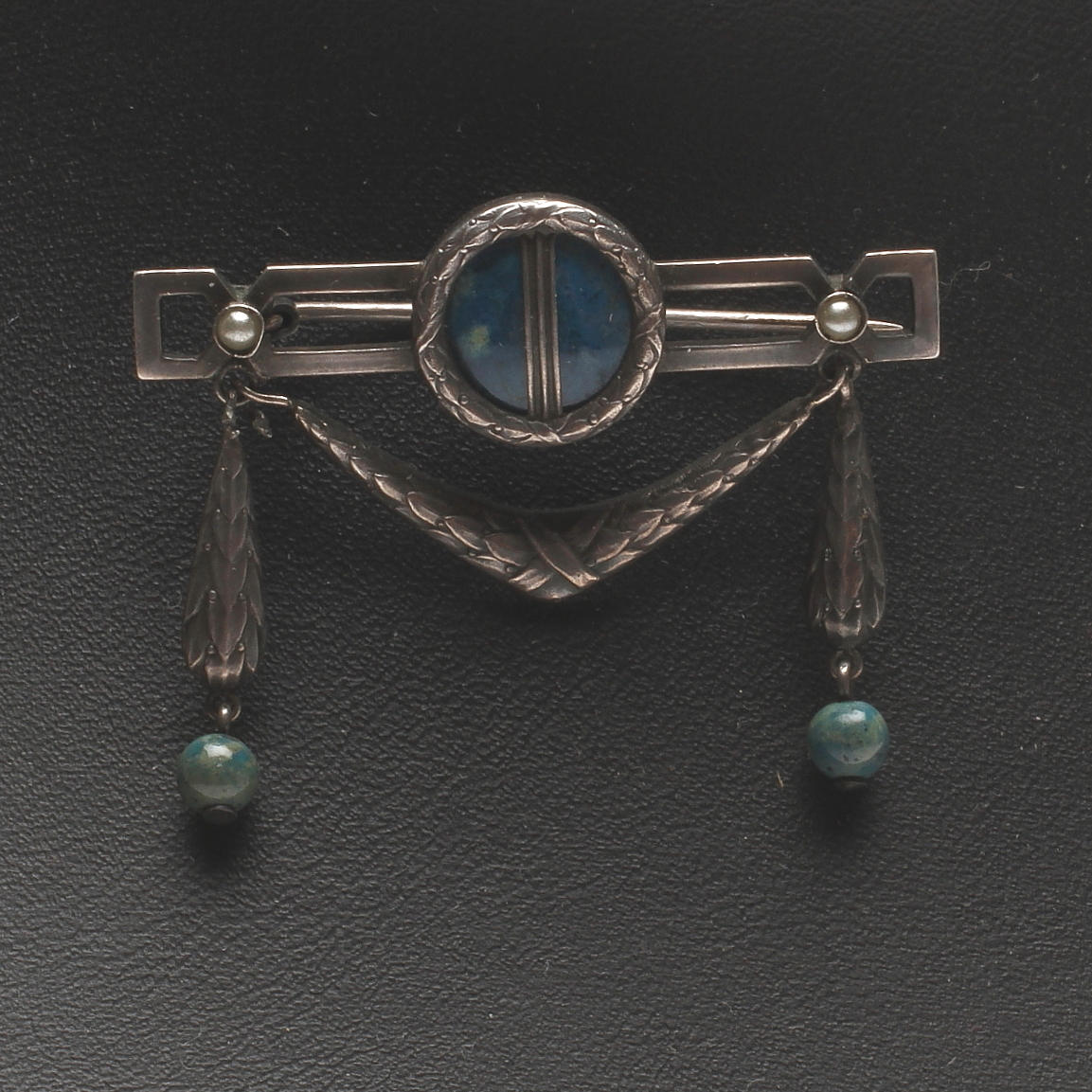 BROSCH, silver med stenar och pärlor, jugend, omkring 1900.
