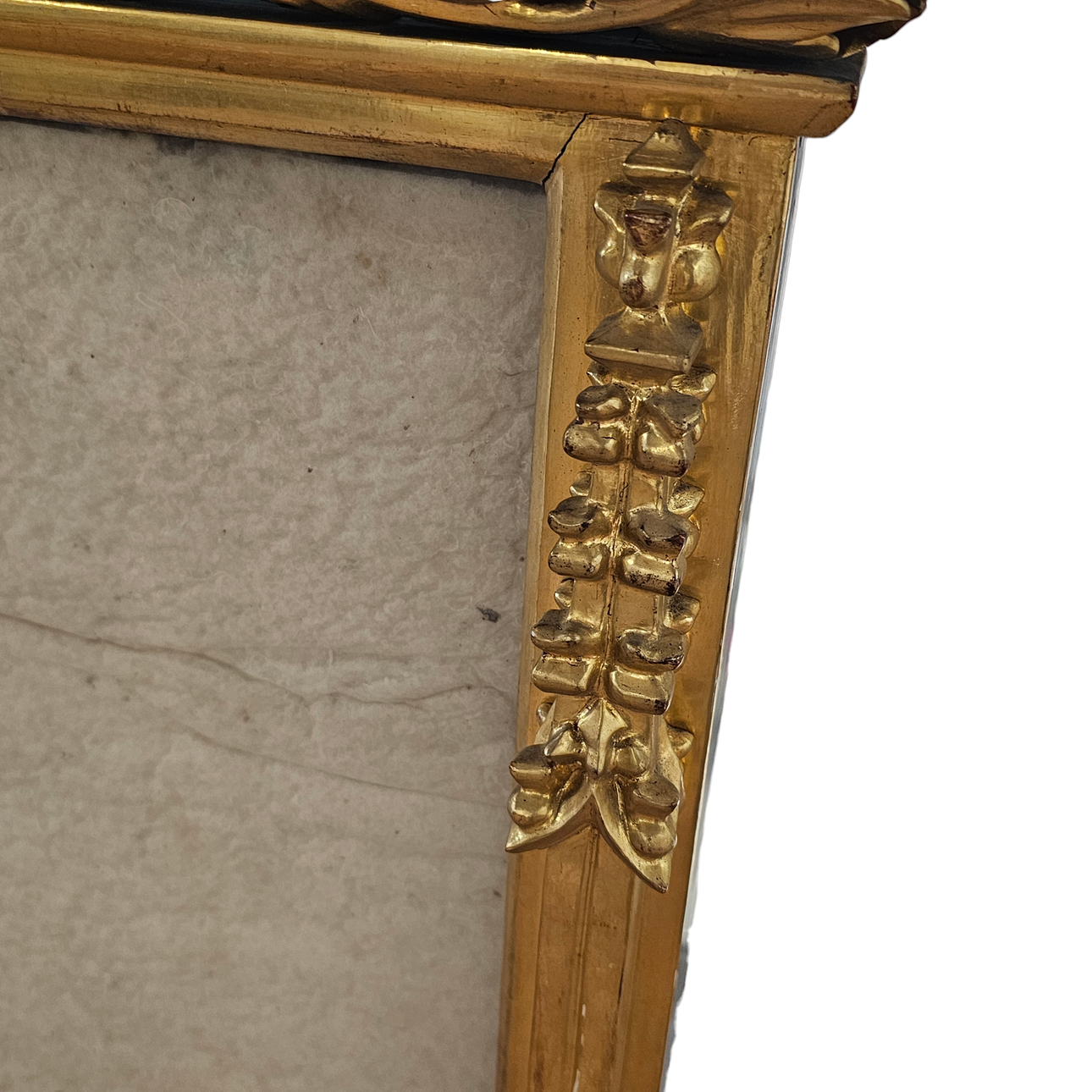 Antique frame in fine gold gilded wood with discreet semicolumns. Art ...