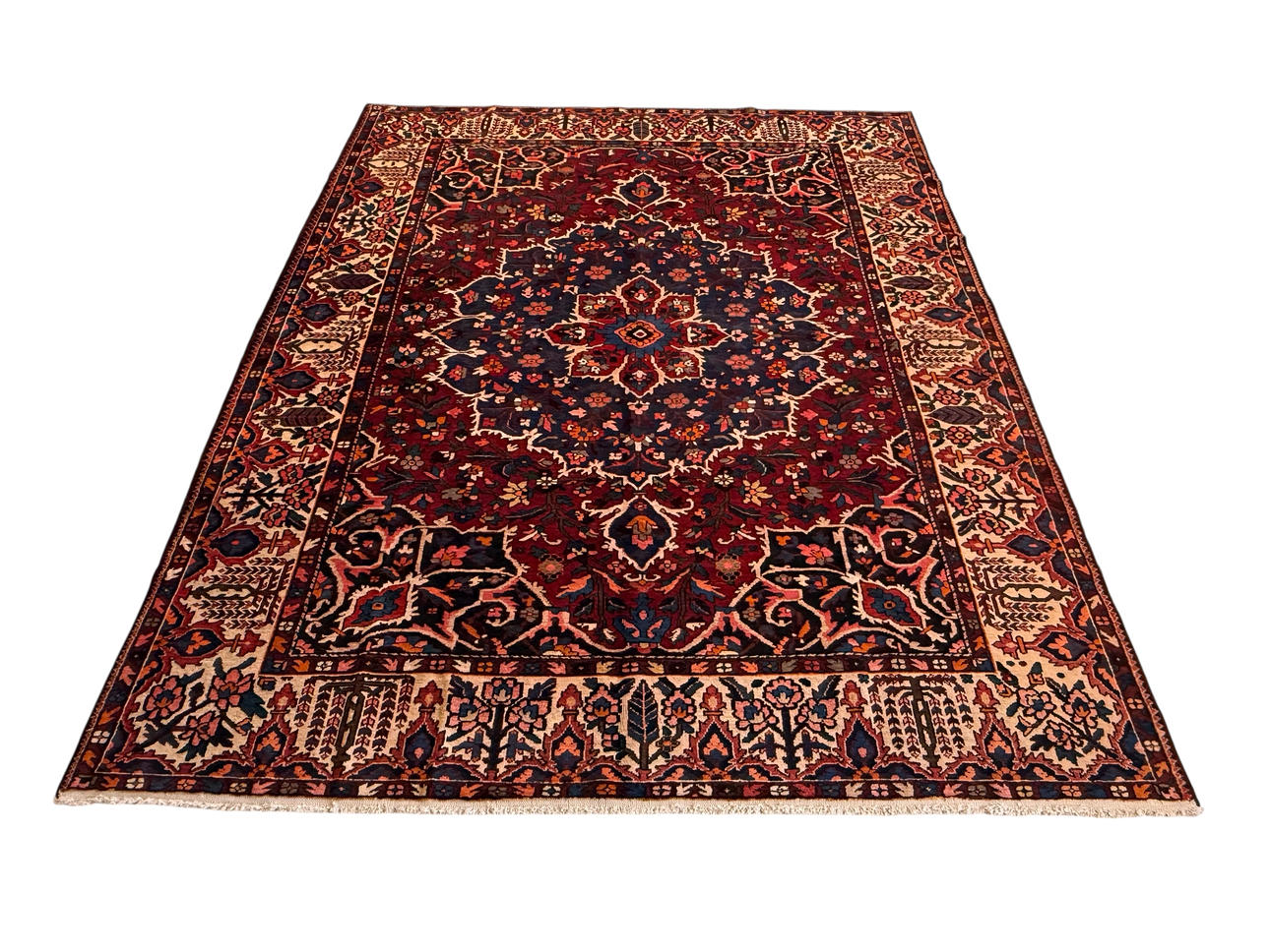 CARPET, Bakhtiar, Isfahan, Persia.