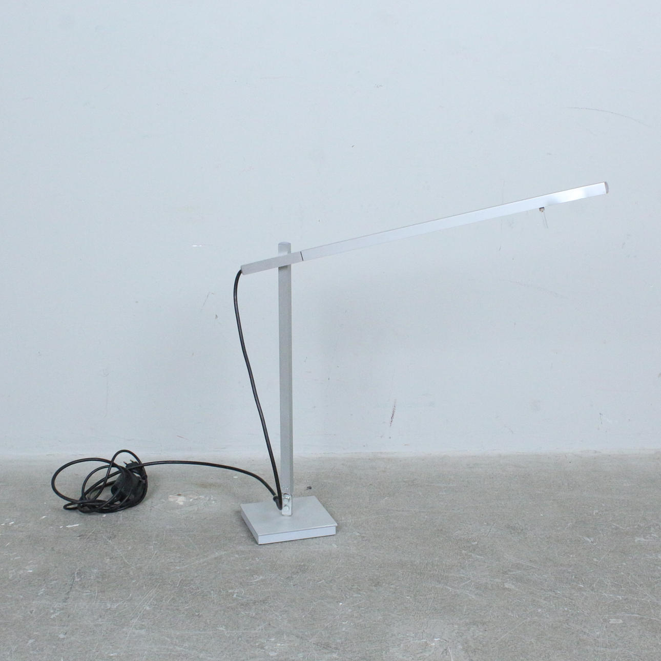 KAI BYOK. Table lamp with table base, model “SQUADRINA”.