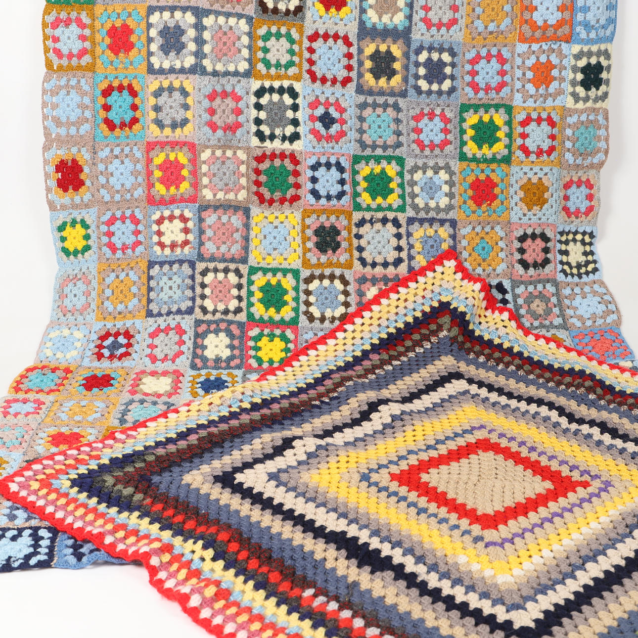 PLÄDAR, 2 stycken, mormorsrutor, 1970-tal.