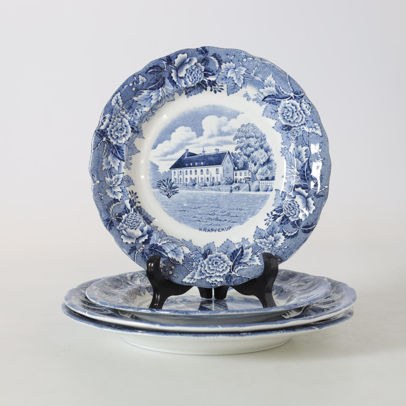 PLATES & DISHES, 4 pieces, flintware, Rörstrand.