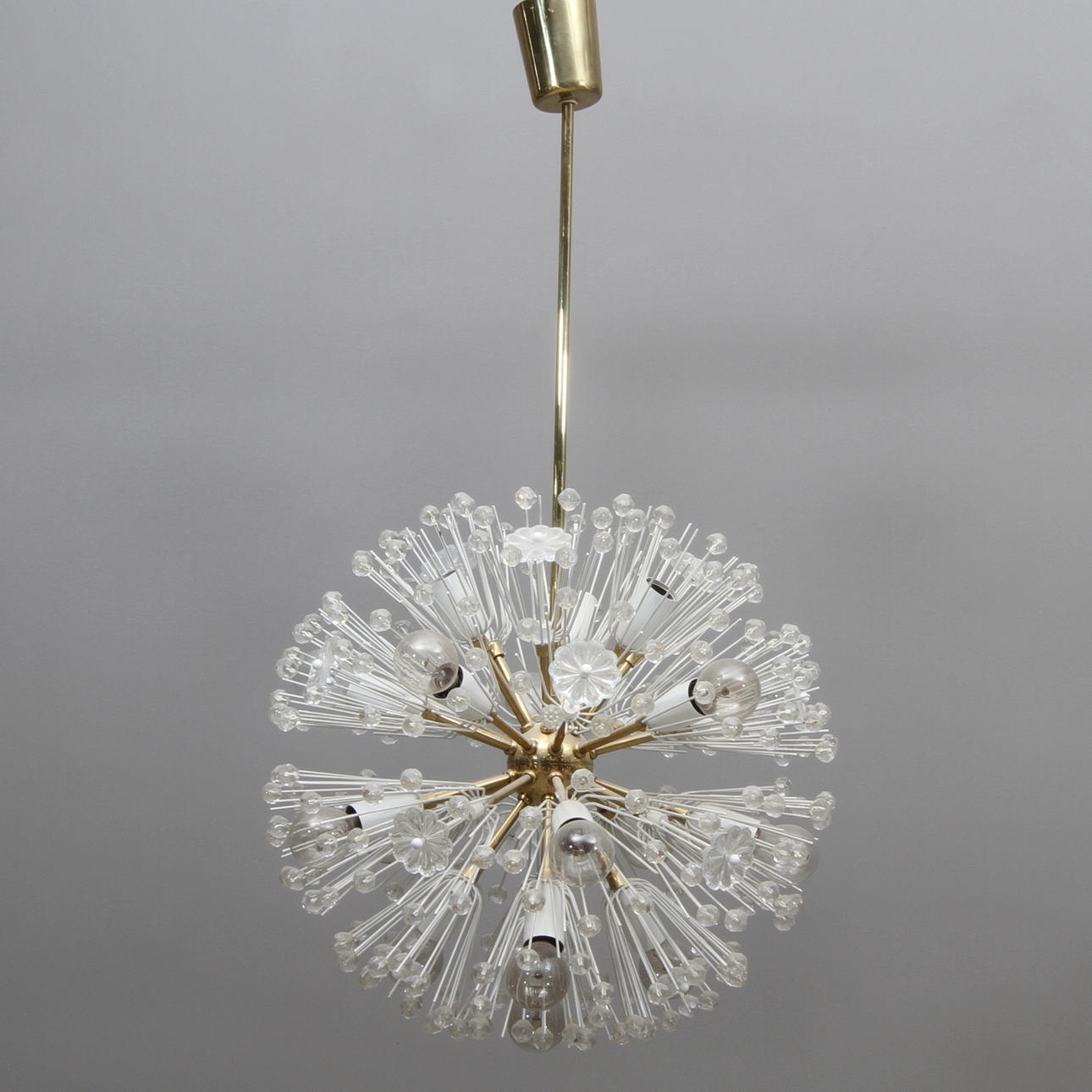 TAKLAMPA, "Snowball" / "Sputnik Pusteblume", Emil Steinar, Wien, 1960/70-tal. Höjd ca 80 cm.