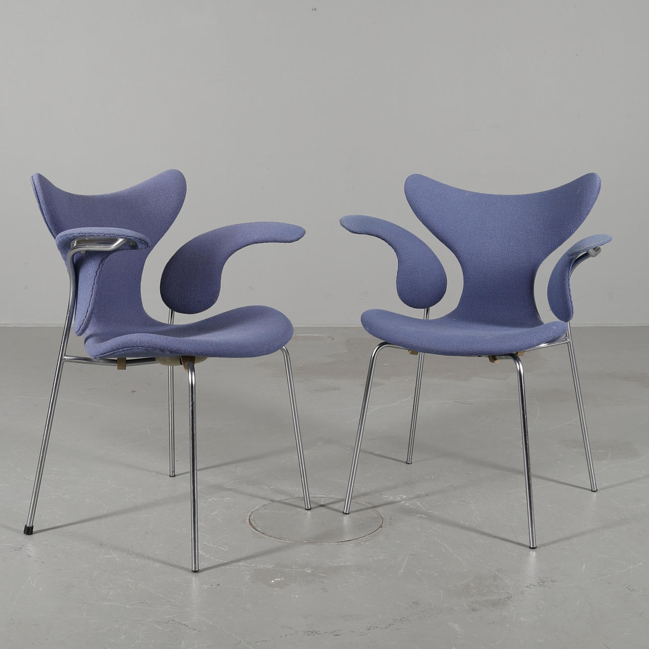 STOLAR, ett par, "Måsen/Mågen", Arne Jacobsen, Fritz Hansen.