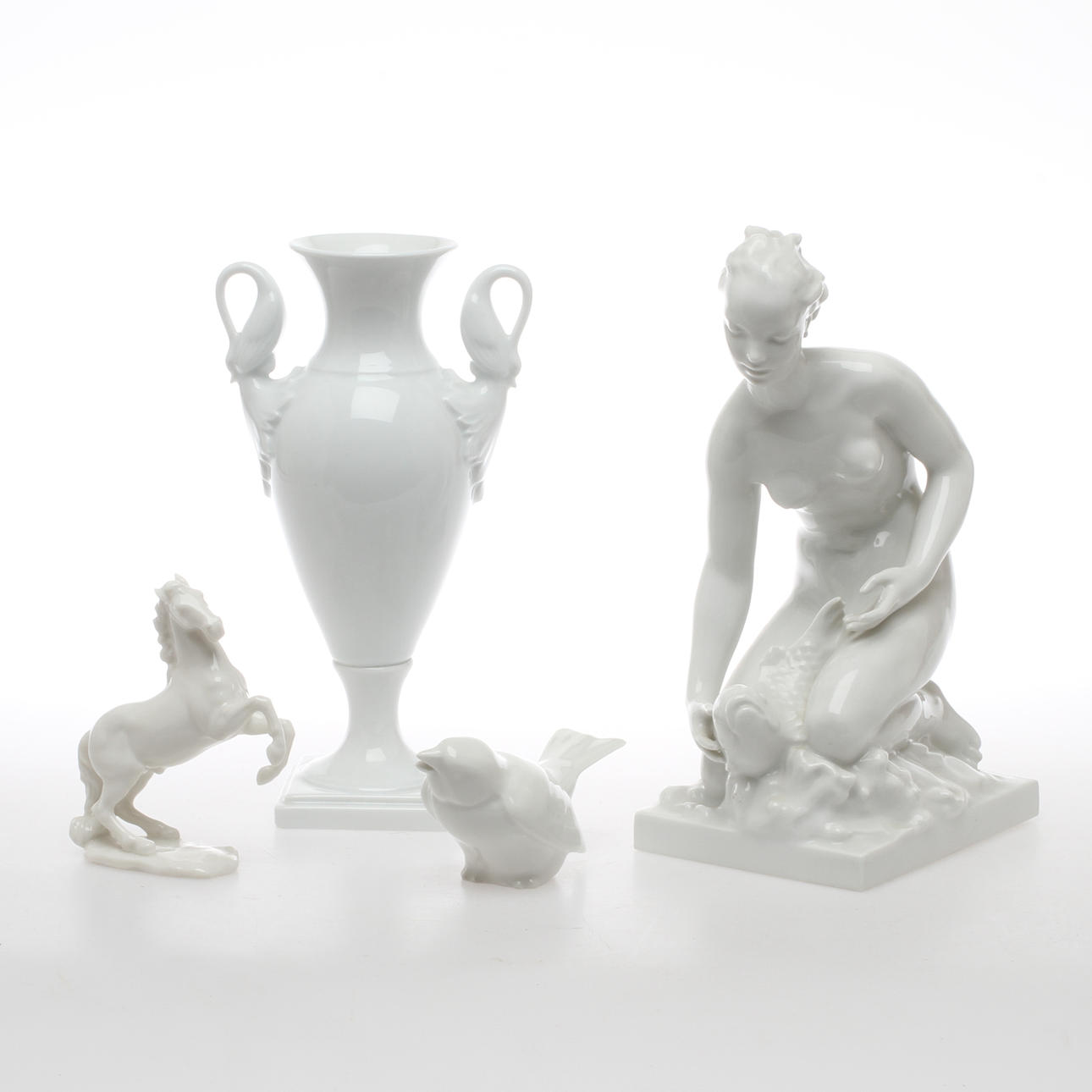 FIGURINER, 3 st, samt VAS, porslin, bland annat KPM, 1900-tal.