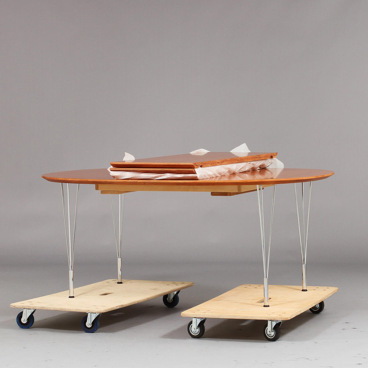 ELIPSBORD , Bröderna Andersen, Danmark.