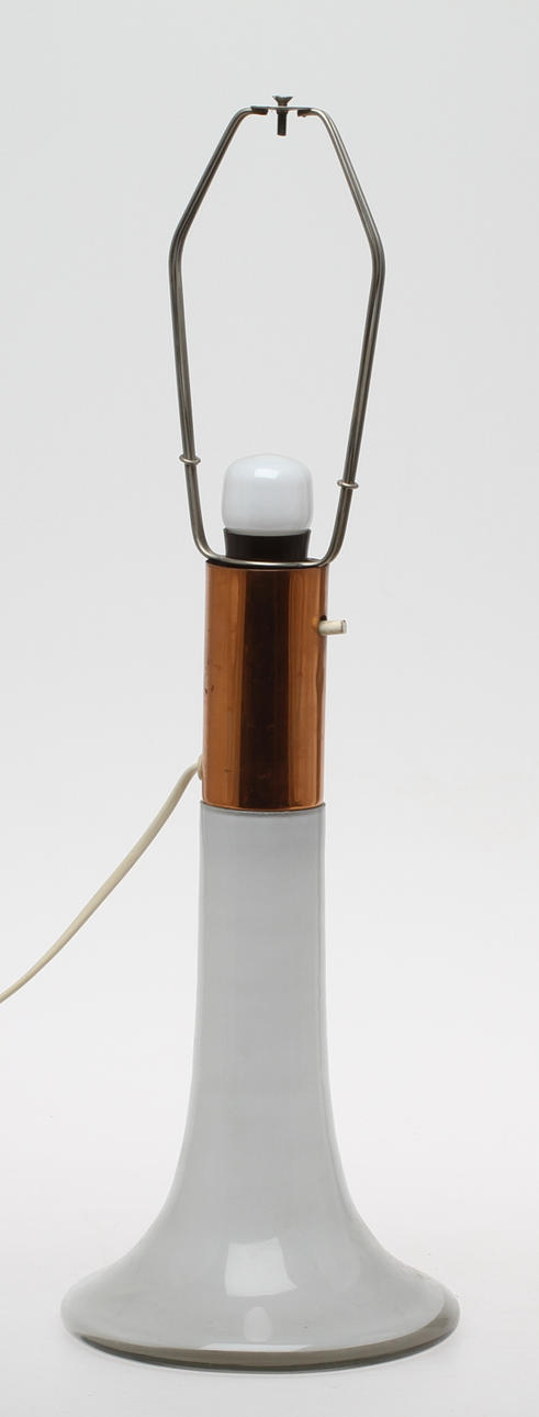 BORDSLAMPA, glas och metall, 1900-talets andra hälft.