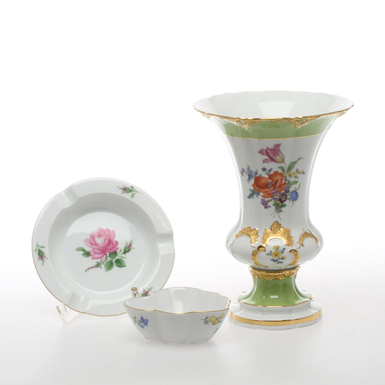 VAS, SKÅL samt ASKKOPP, porslin, Meissen, 1900-tal.