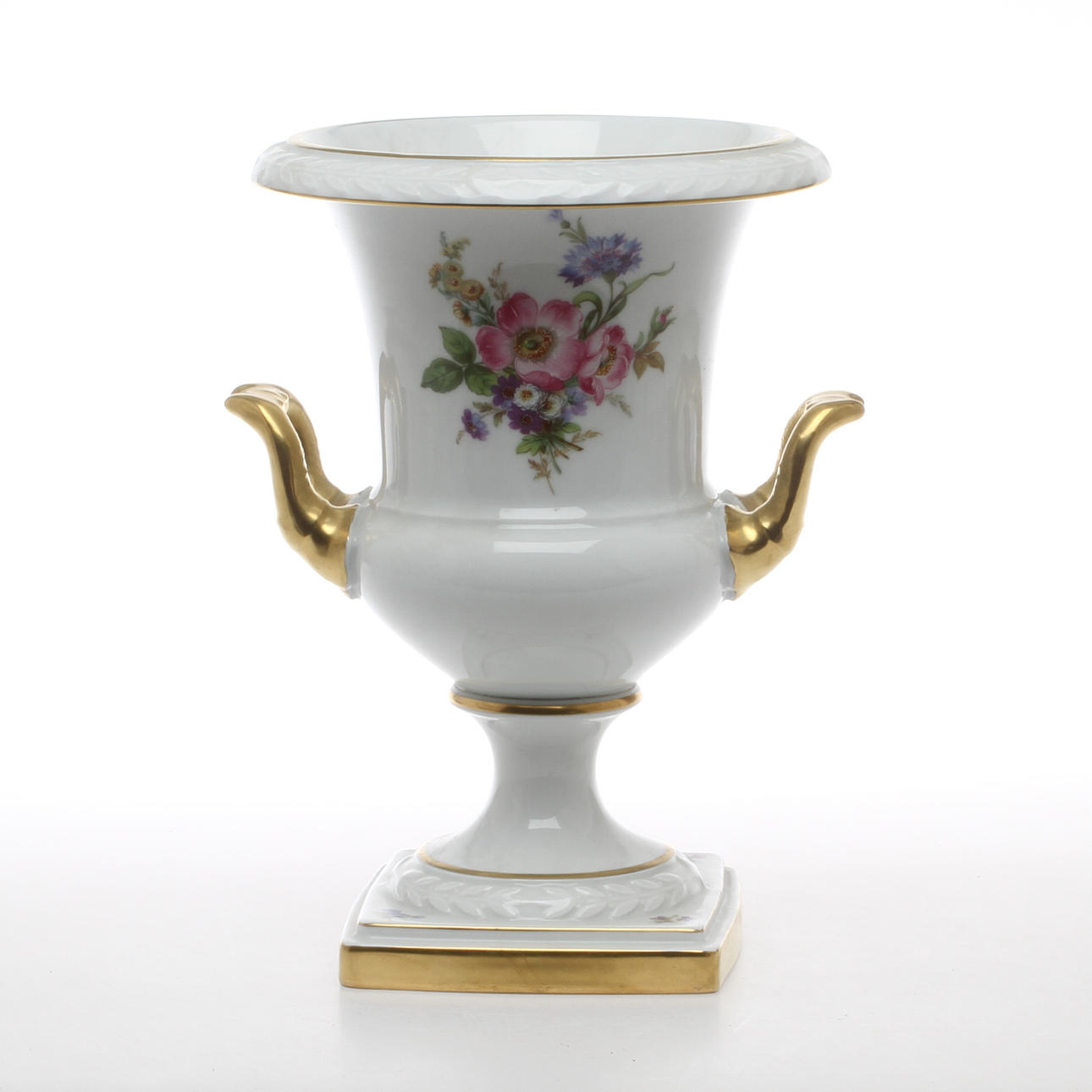 URNA MED HÄNKLAR, porslin, dekor av blommor, AK, Tyskland.