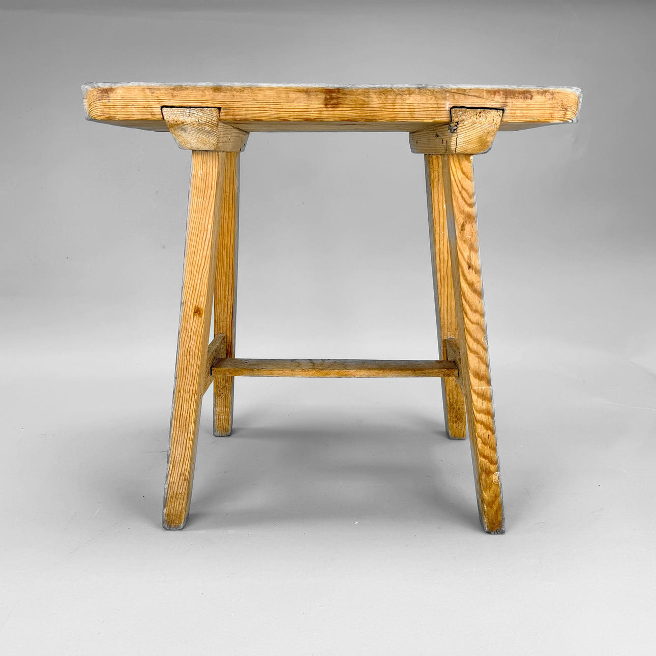 WOODEN PALLET - Pine.