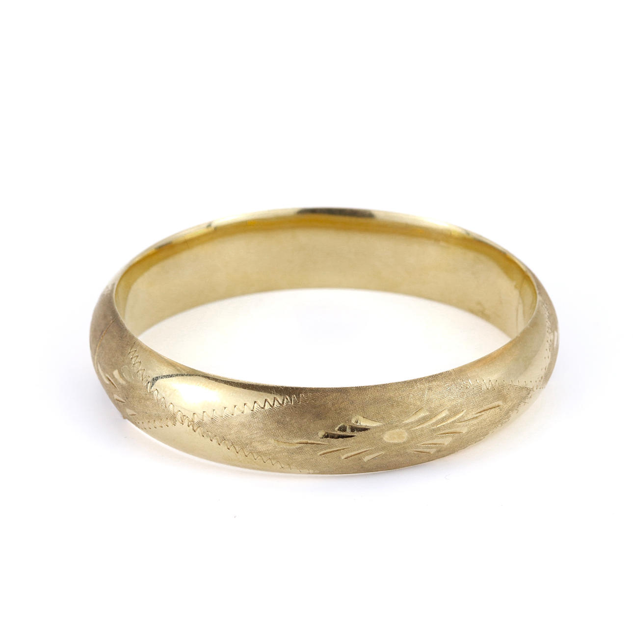 14CT YELLOW GOLD BANGLE.