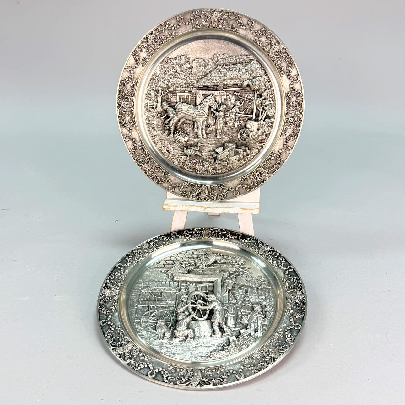 TIN PLATES RELIEF - 2 pcs Riskin.