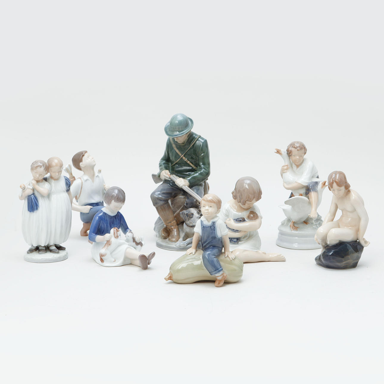 FIGURINER, 15 st, samt VAS, porslin, Royal Copenhagen och Bing & Grøndahl, Danmark.