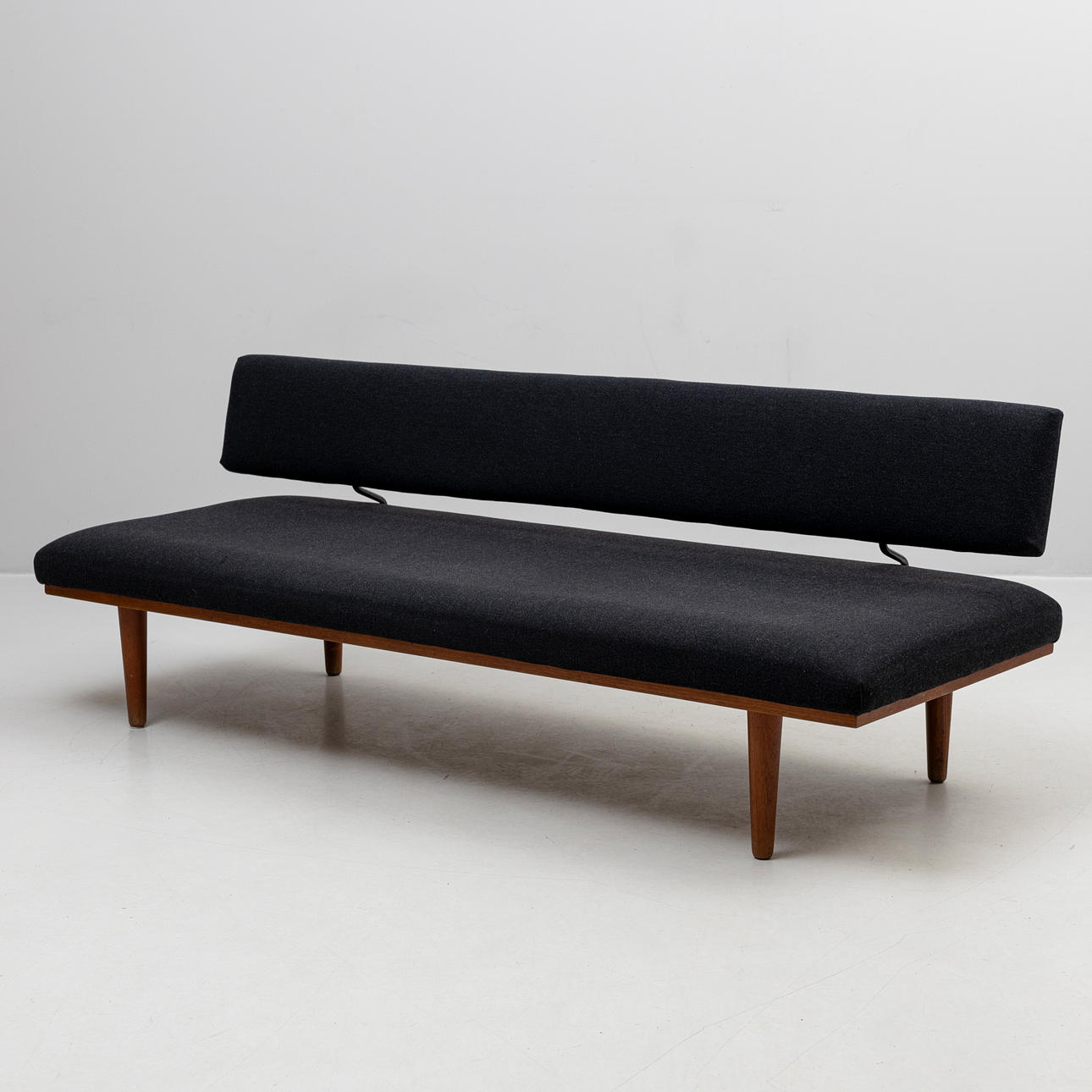SEVERIN HANSEN. Dagbädd/soffa, teak, textil, Danmark, 1950-tal.