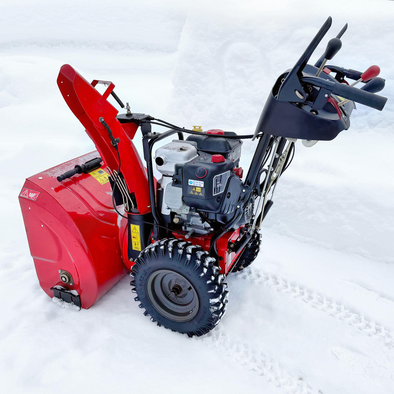 SNOWBLOWER - Jonsered ST 2109E 2012.