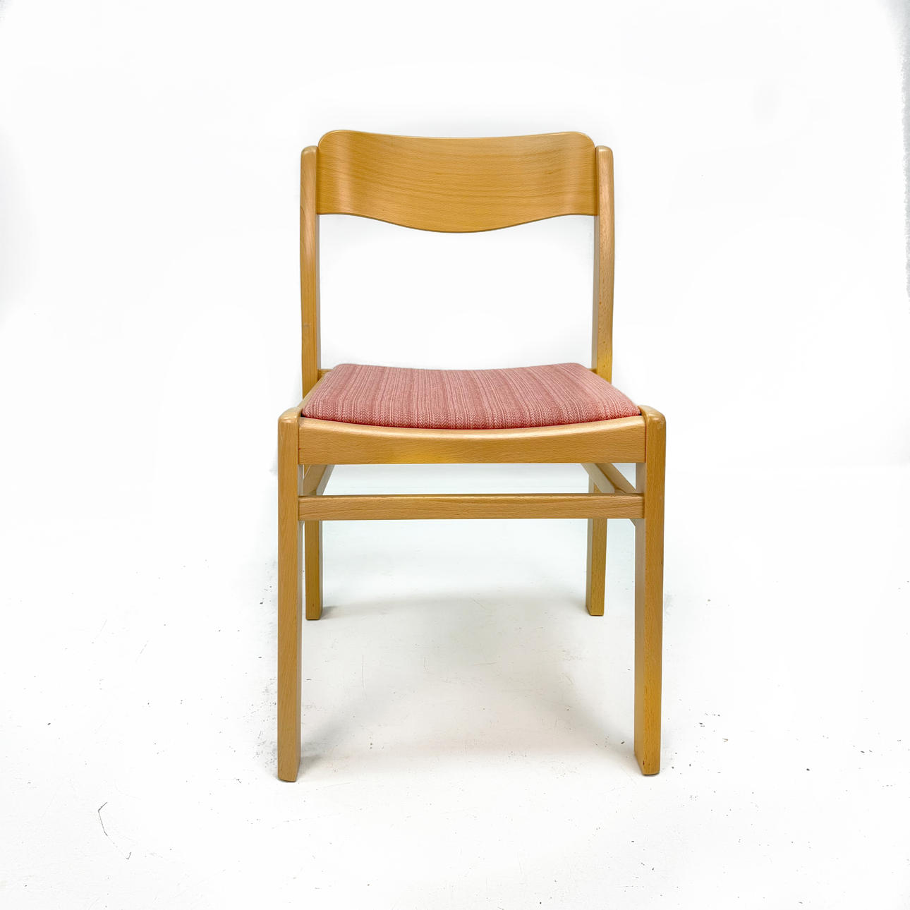 STOL . trä, textildyna 1900 tal.