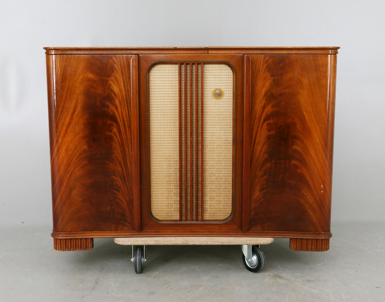 STEREOMÖBEL, Luxor, 1900-talets mitt.