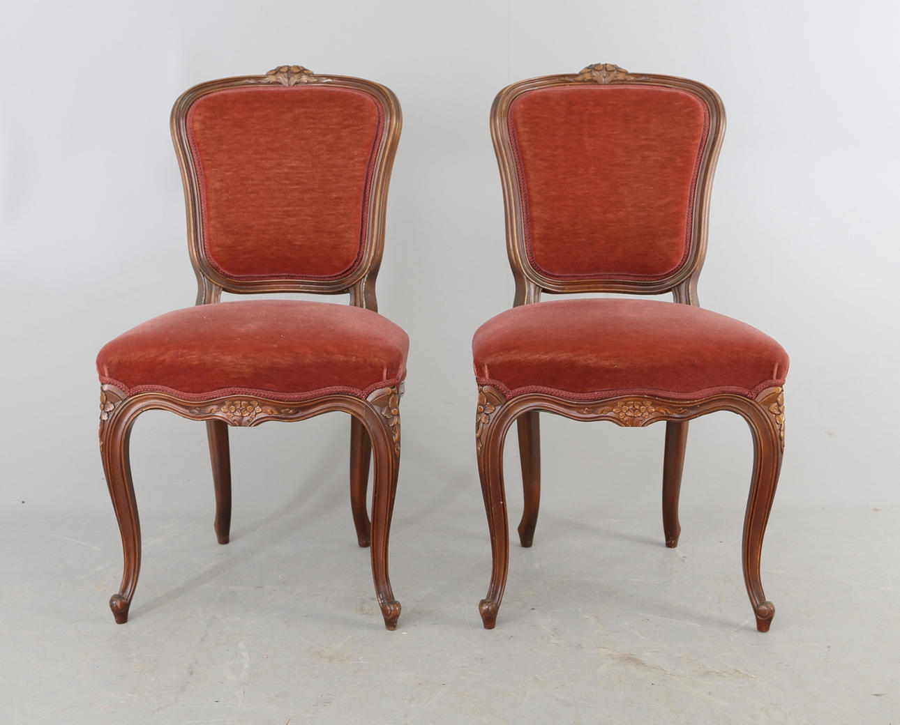 STOLAR samt FÅTÖLJ, 3 delar, 1900-tal.