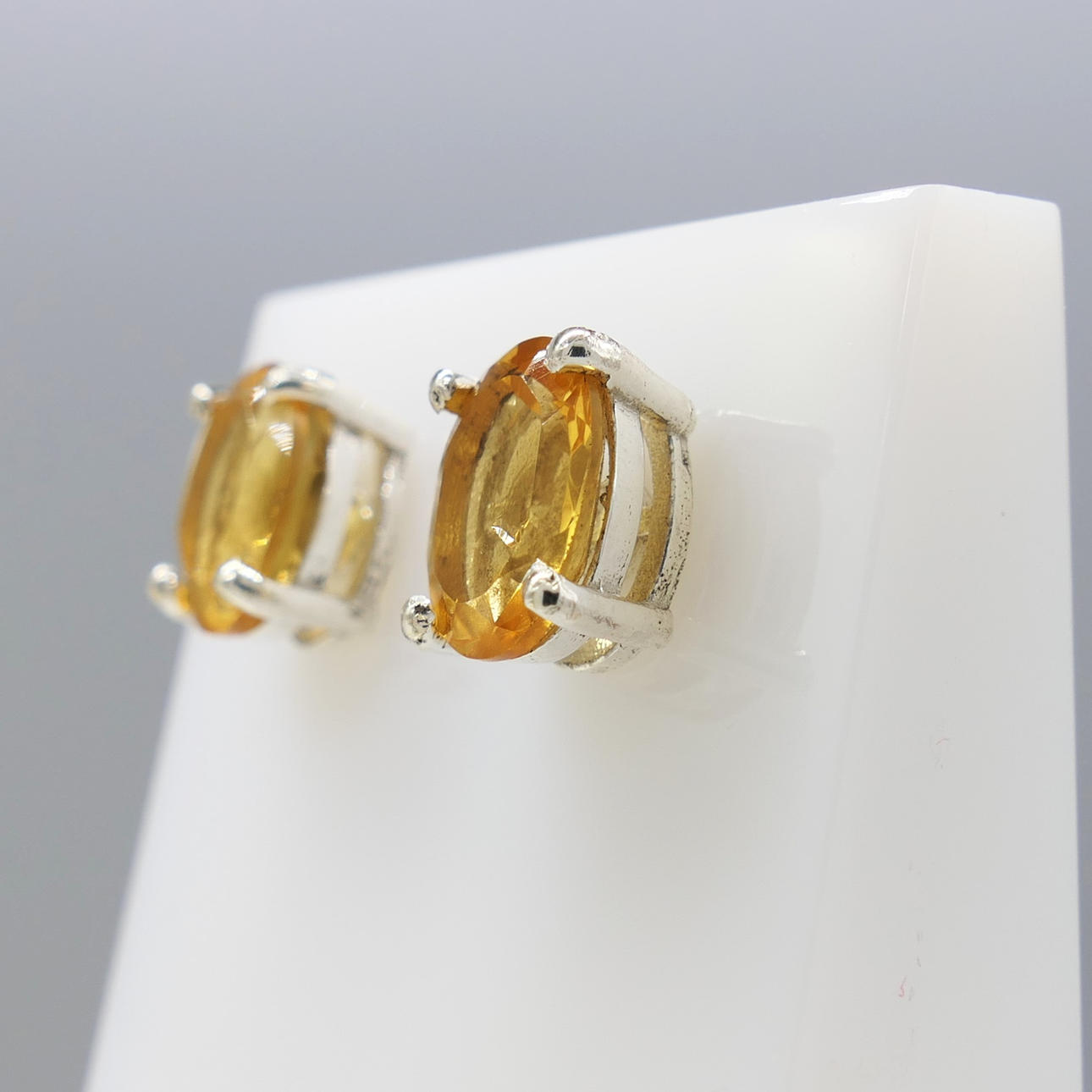 CITRINE GEMSTONE ear studs.