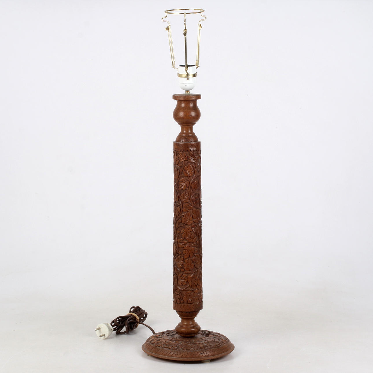 BORDSLAMPA, trä, 1900-tal.