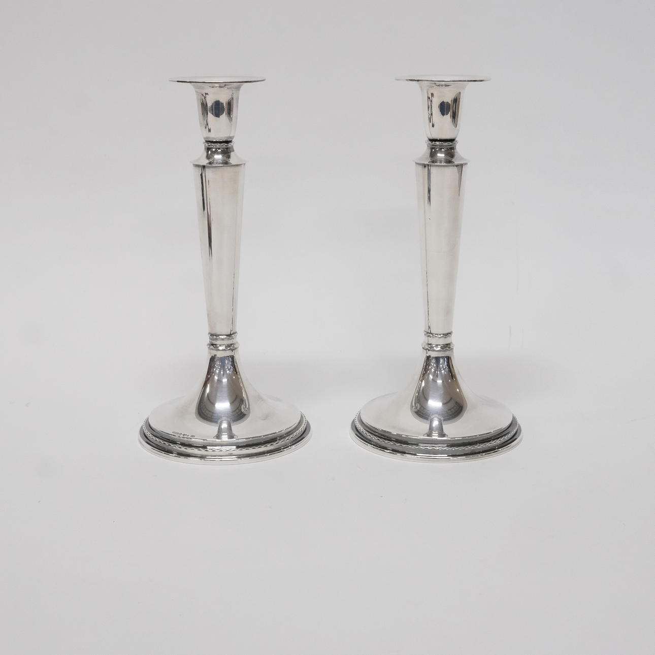A PAIR OF CANDLESTICKS, TESI, SILVER.