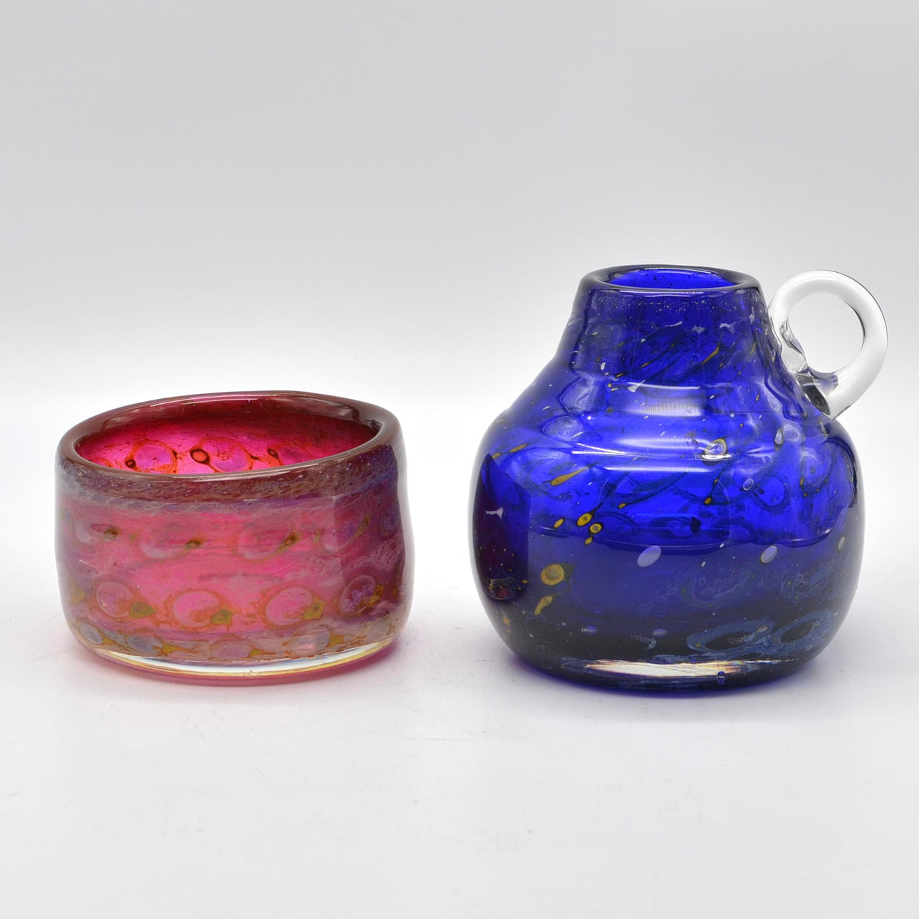 ERWIN EISCH. TWO VASES, MULTIPLE STUDIO GLASS, PEACOCK EYE DECORATION, AROUND 1970, SIGNED.