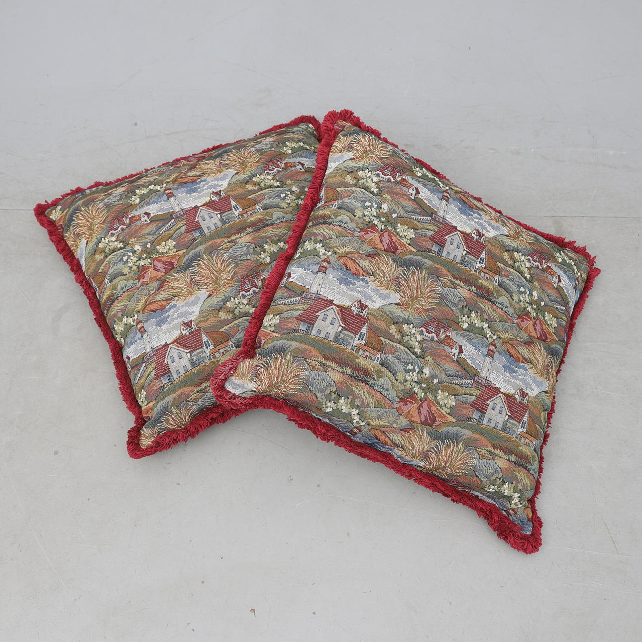 KUDDAR, 2 st, landskapsmotiv, ca 65x65 cm.