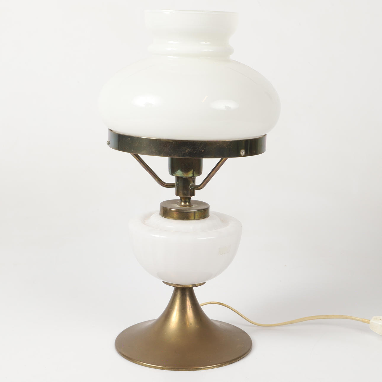 BORDSLAMPA, glas/metall, 1900-tal.