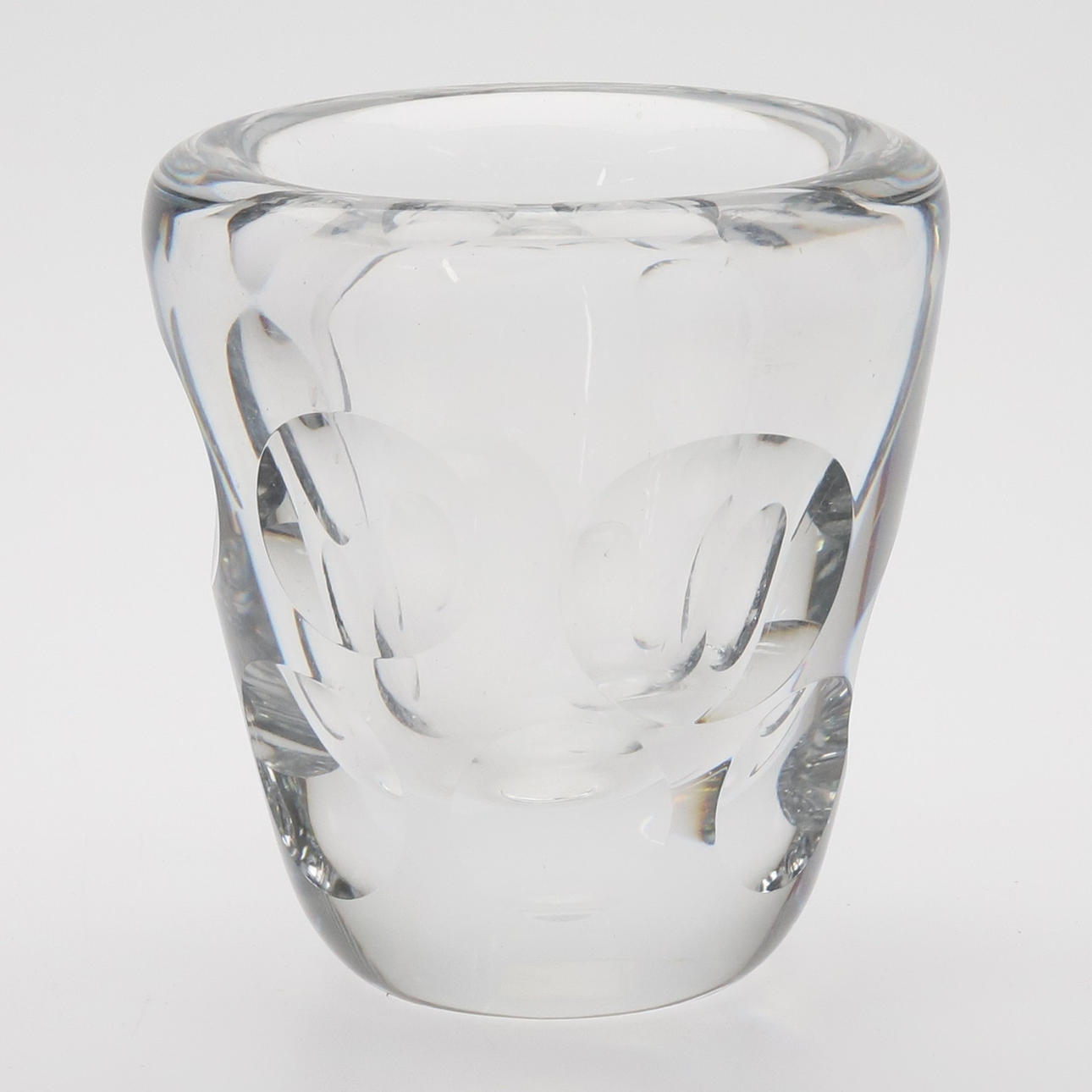 VICKE LINDSTRAND. VAS. GLAS. KOSTA.