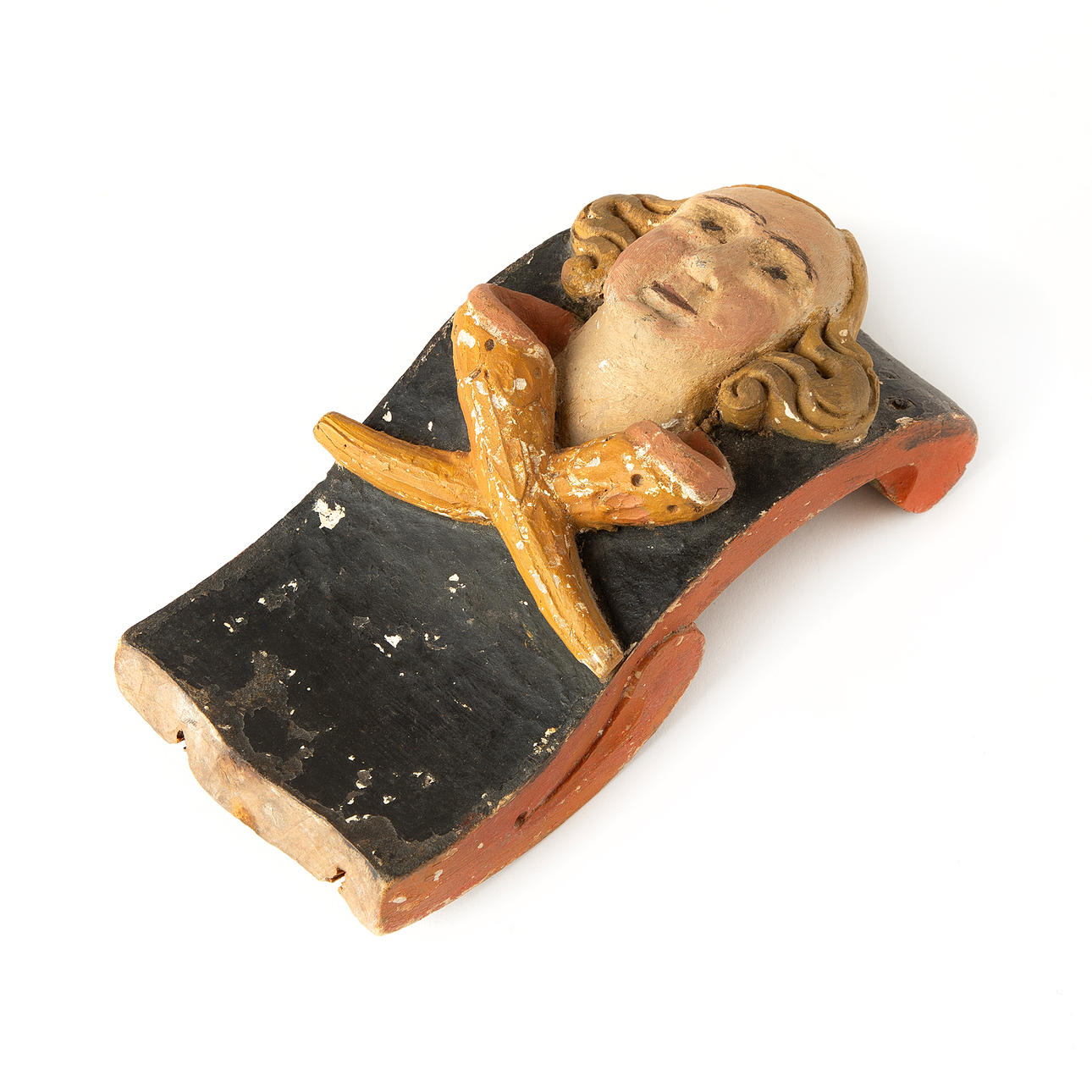 DECOR ELEMENTS. Portrait over horns, painted wood.