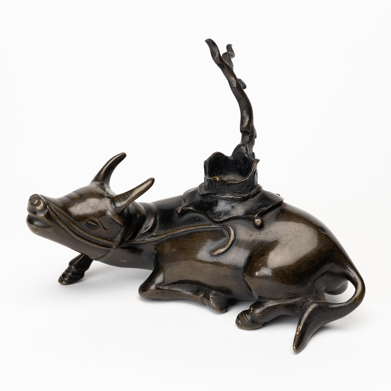 FIGURIN, vattenbuffel, brons, Kina, 1900-tal.