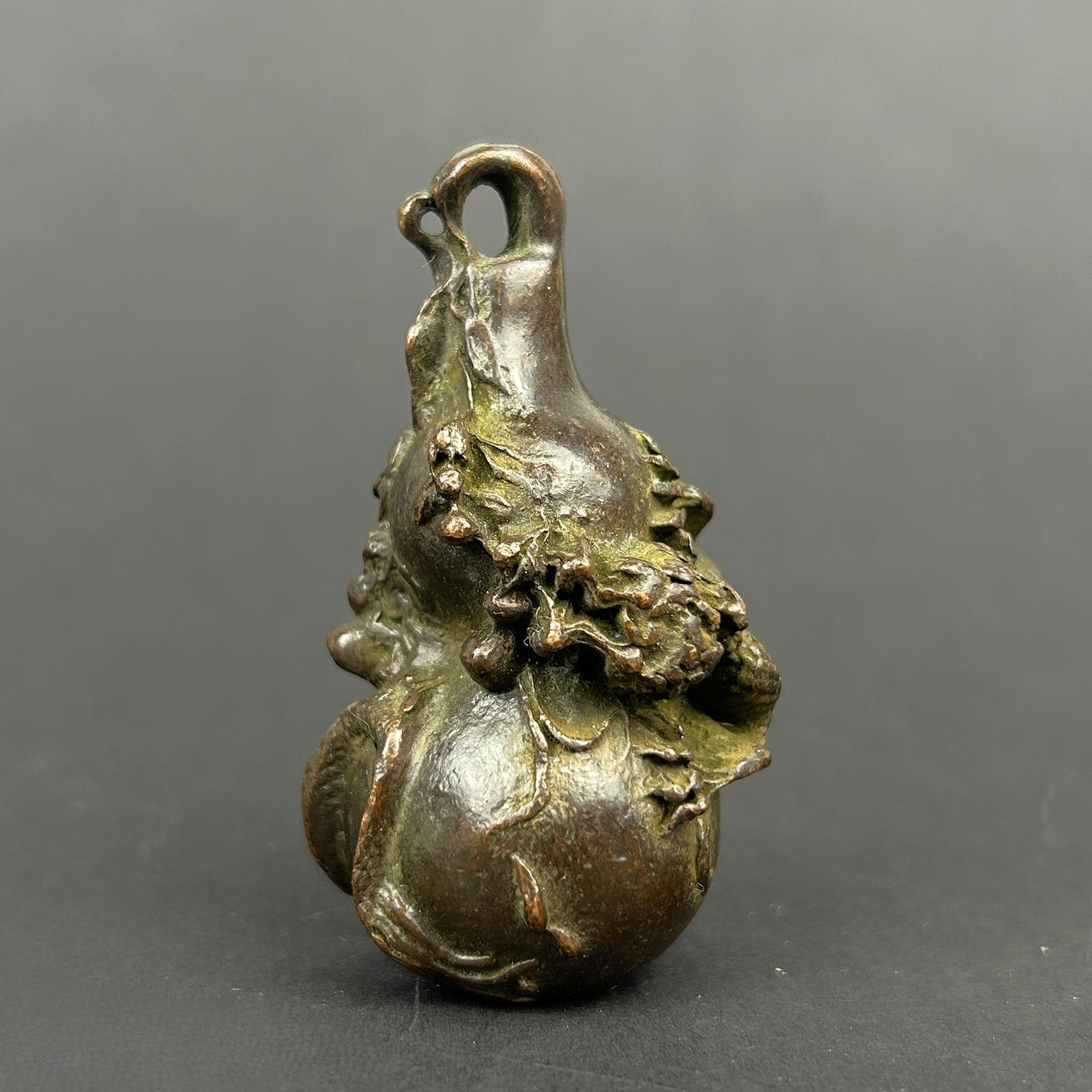 SMALL CHINESE DOUBLE GOURD BRONZE WITH A DRAGON.