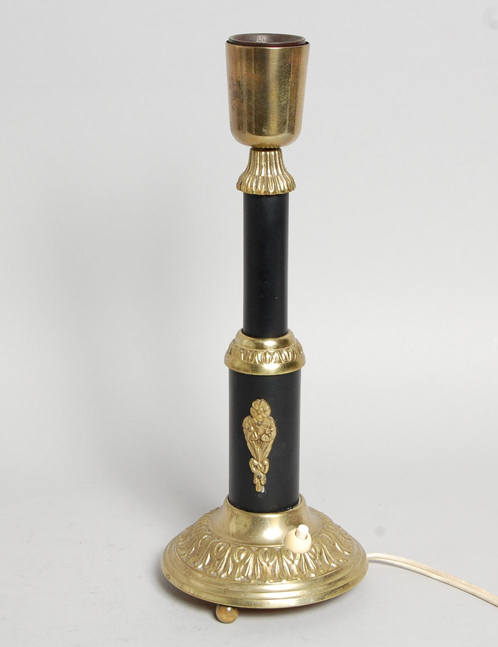 BORDSLAMPA, empirestil, 1900-tal.