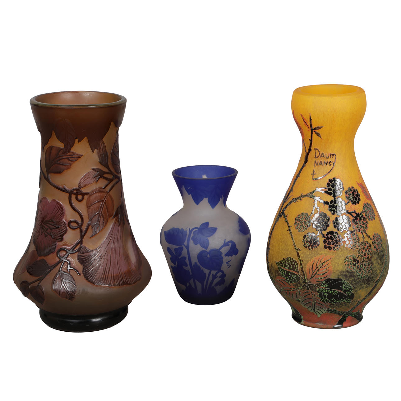 THREE CAMEO VASES (3).