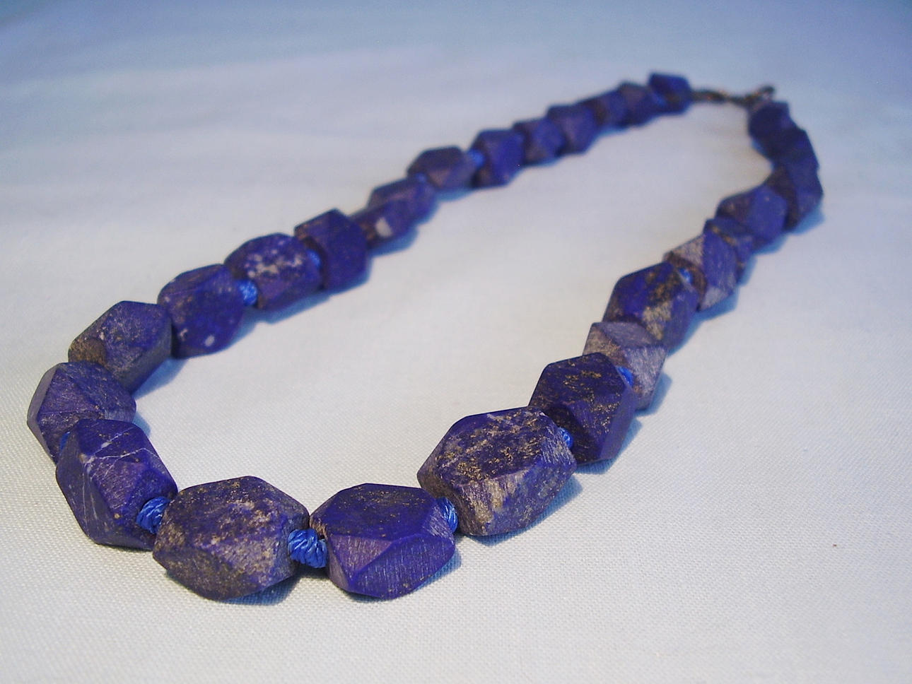 LAPIS LAZULI HALSBAND SILVER 925 LÄNGD 49 CM.
