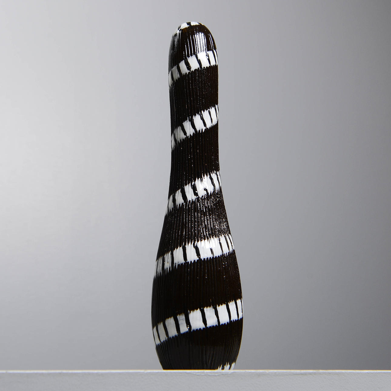 INGRID ATTERBERG. Vas, modell 2164, Upsala-Ekeby, 1954-56.