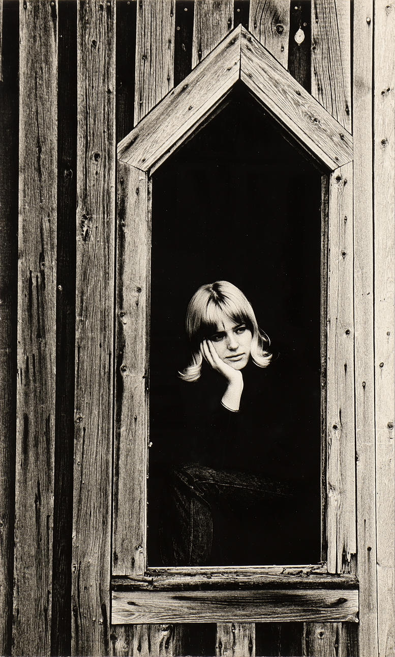 NILS-ERIK WIKEBÄCK. Model in windows.