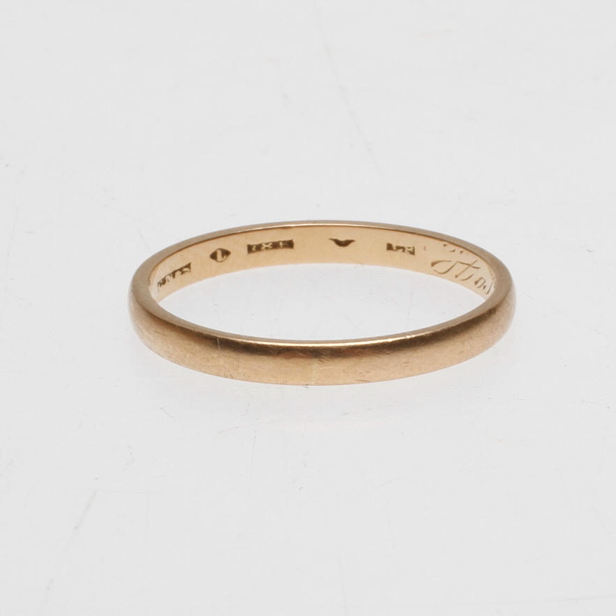RING, 18k guld, vikt ca 2,1 gr.