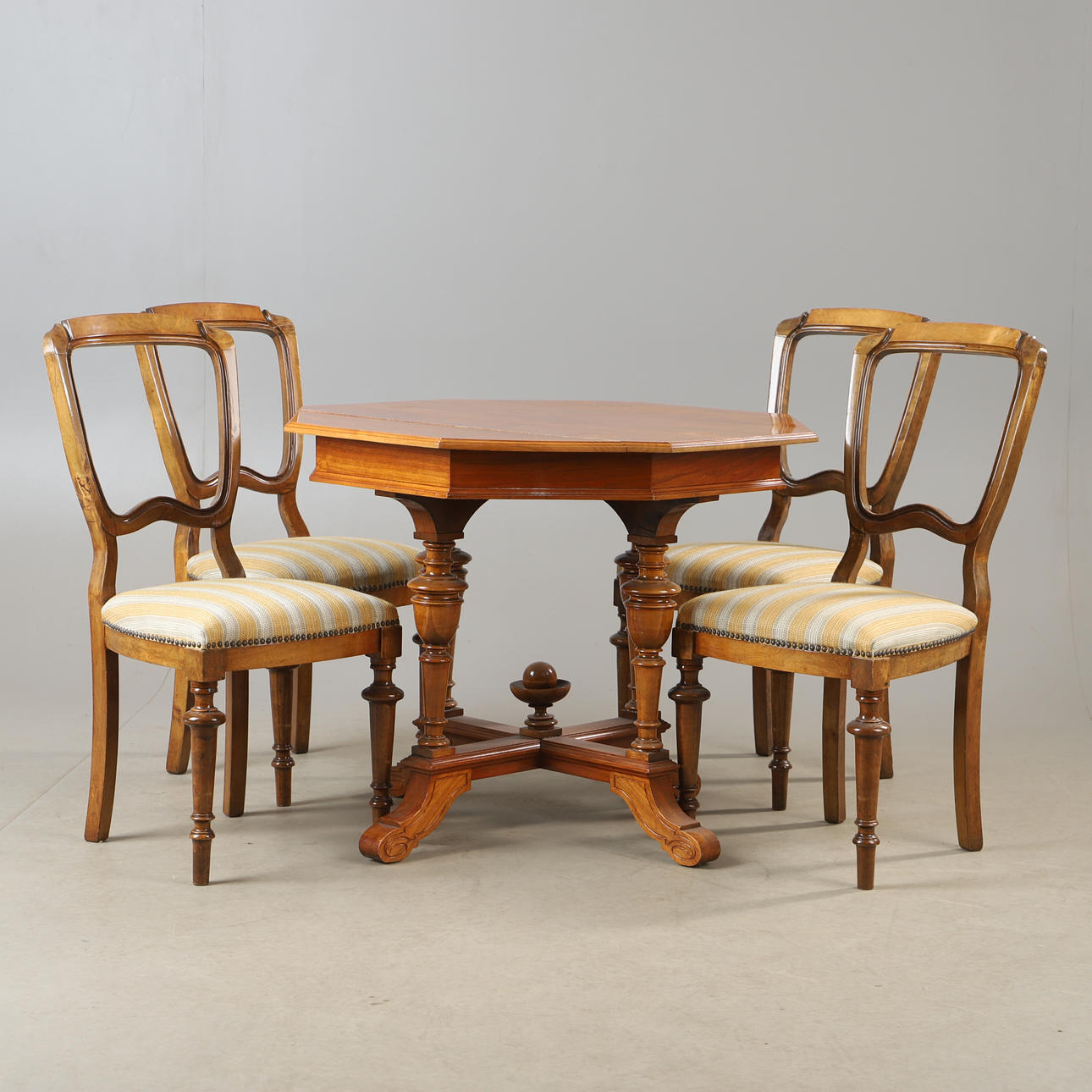 5-piece seating area, Neo-Renaissance.