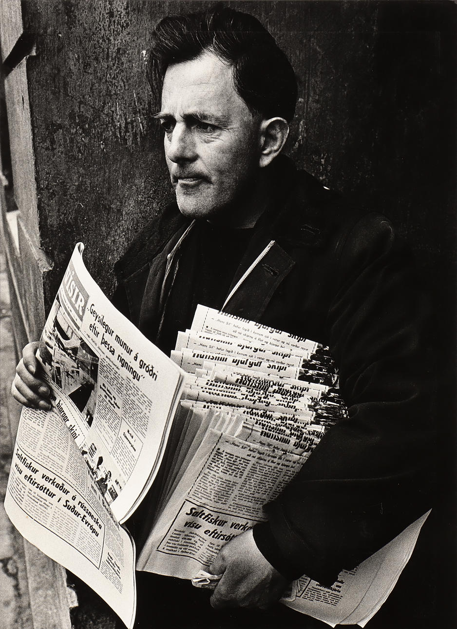 NILS-ERIK WIKEBÄCK. “Newspaper seller”.