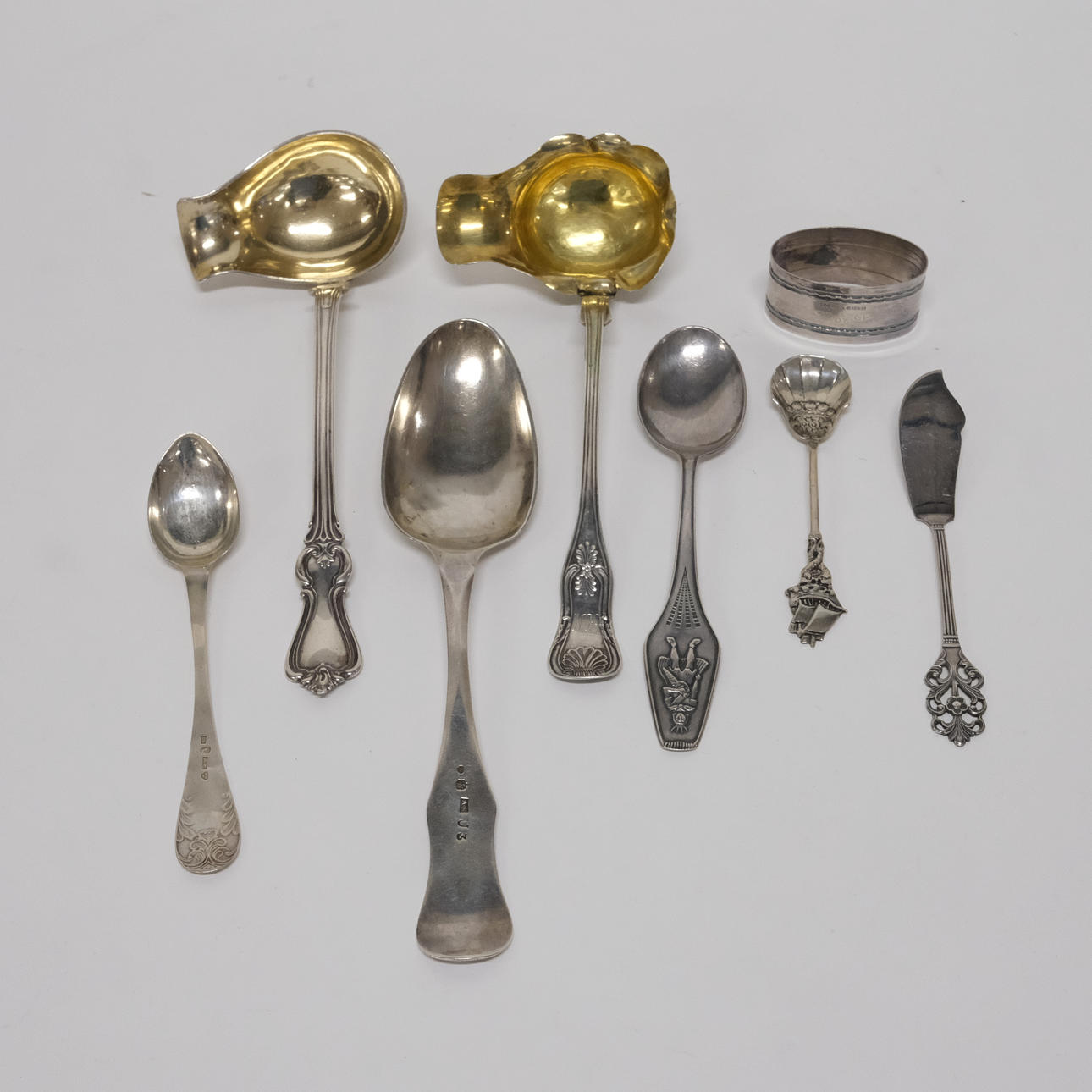 SILVER OBJECTS, 1800/20TH CENTURY, 8 PIECES.