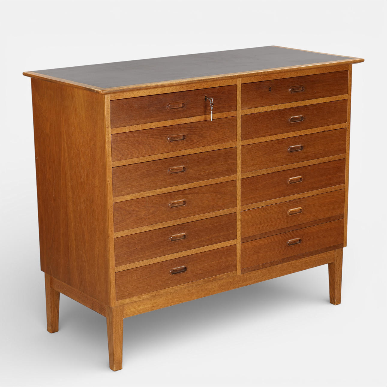 DANISH JOINER'S MASTER: Large chest of drawers with 12 drawers and ...