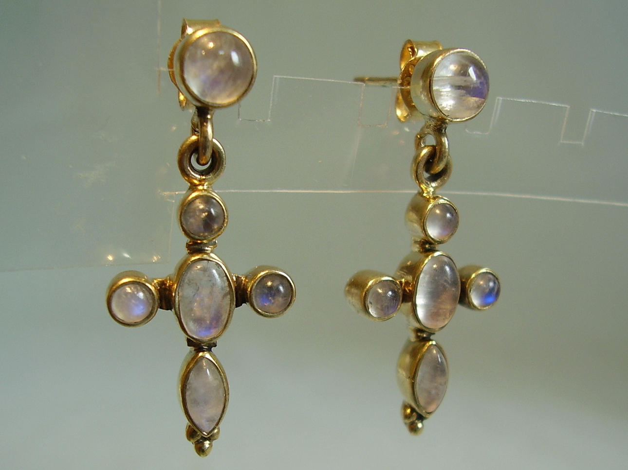 ÖRHÄNGEN, månsten silver doublé.