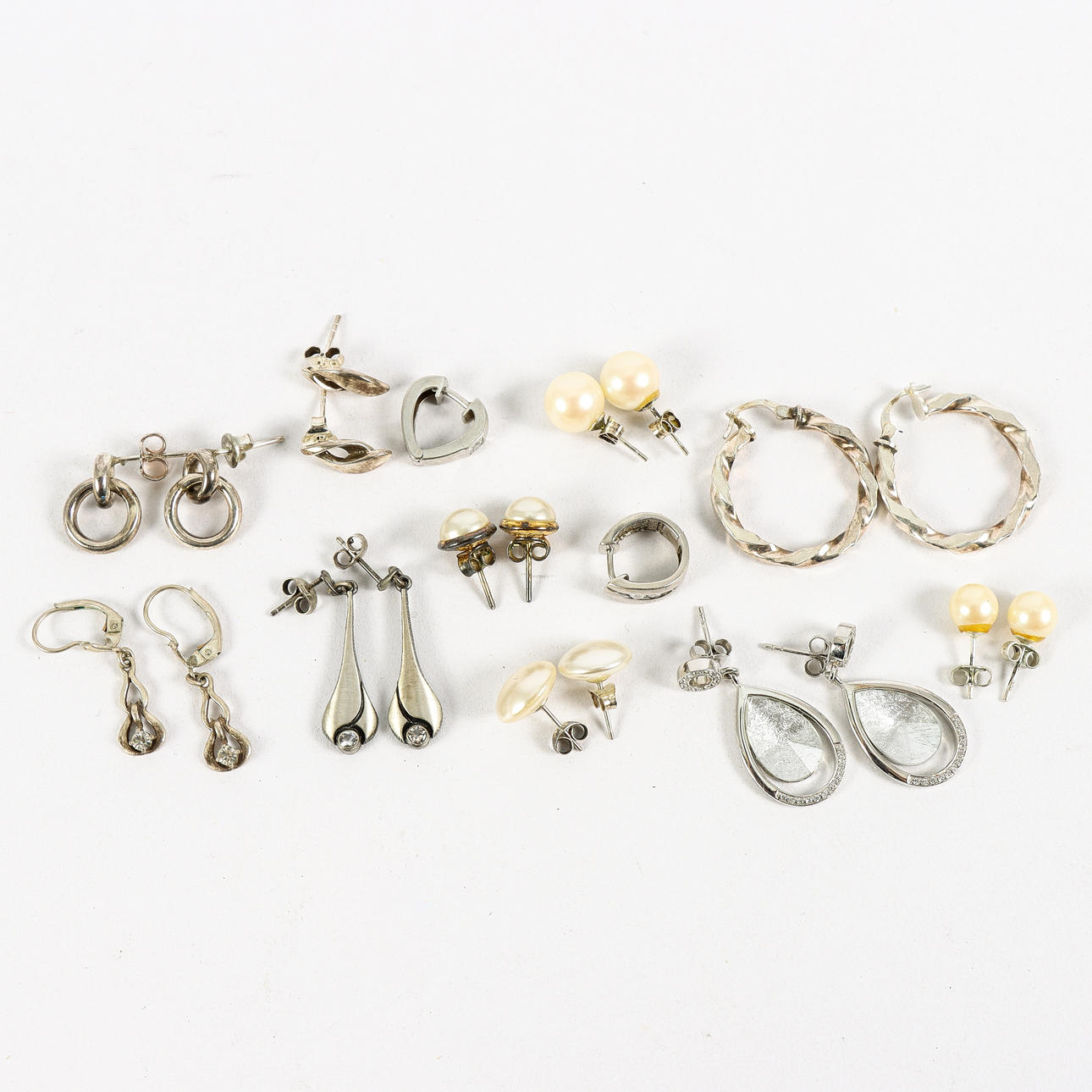 EARRINGS 10 pairs, silver.