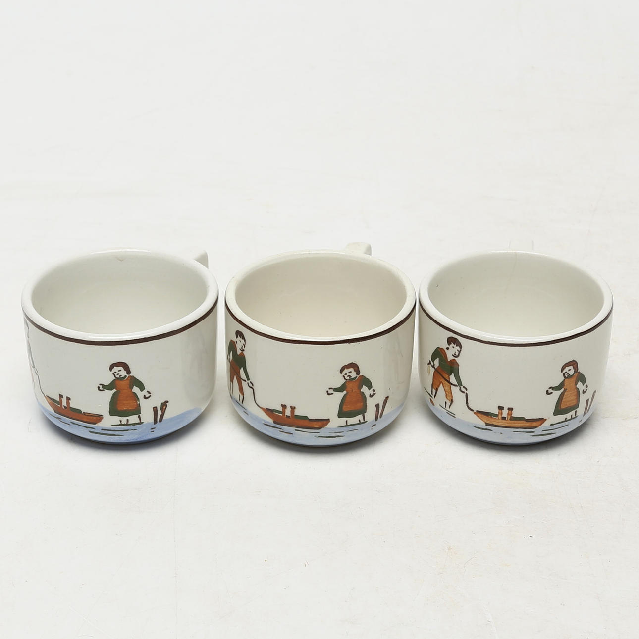CHILDREN'S TABLEWARE CUPS 3 pcs, porcelain.