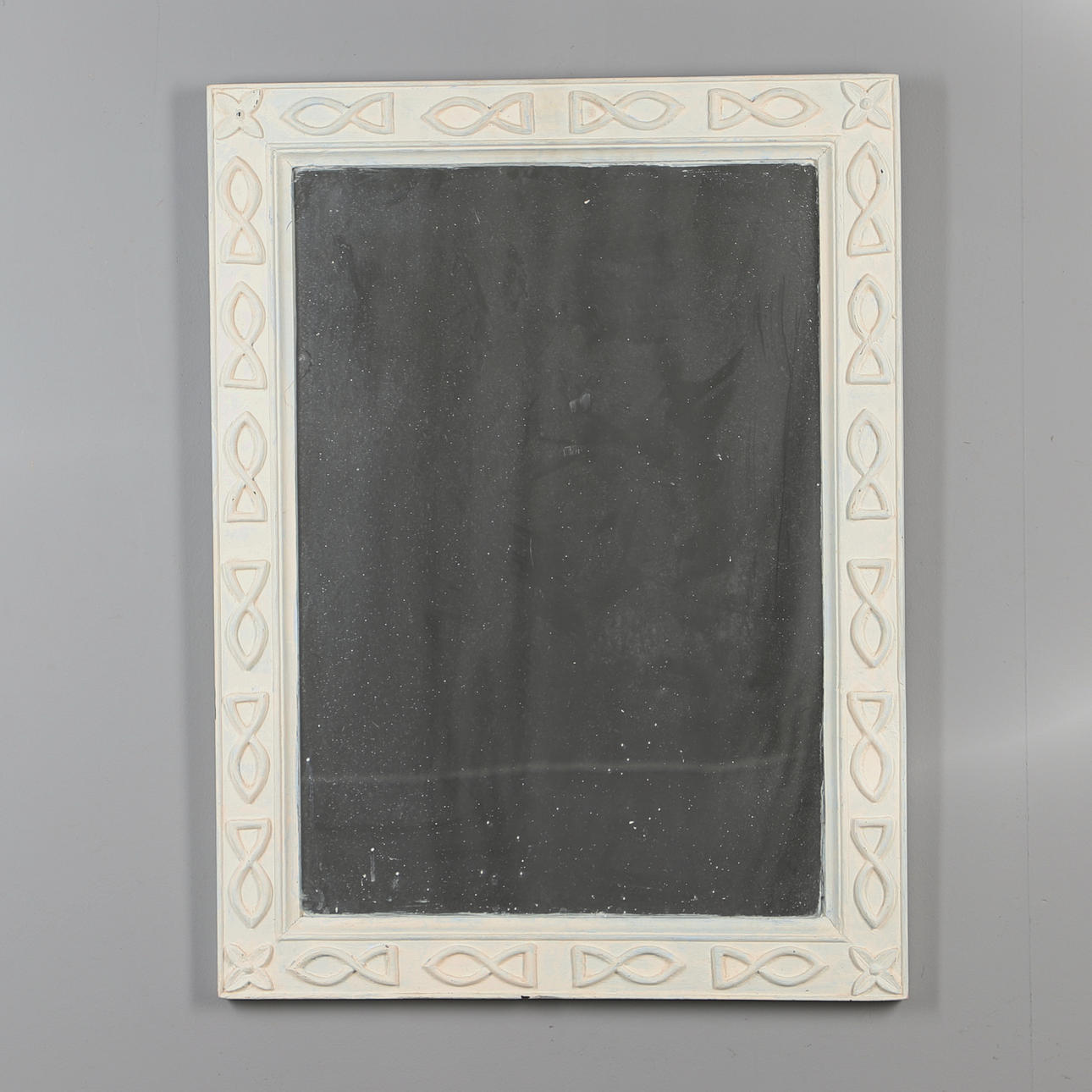 MODERN WOODEN FRAMED MIRROR.